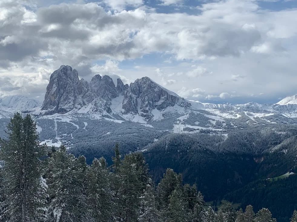 That time I ran into deep snow in the Dolomites
